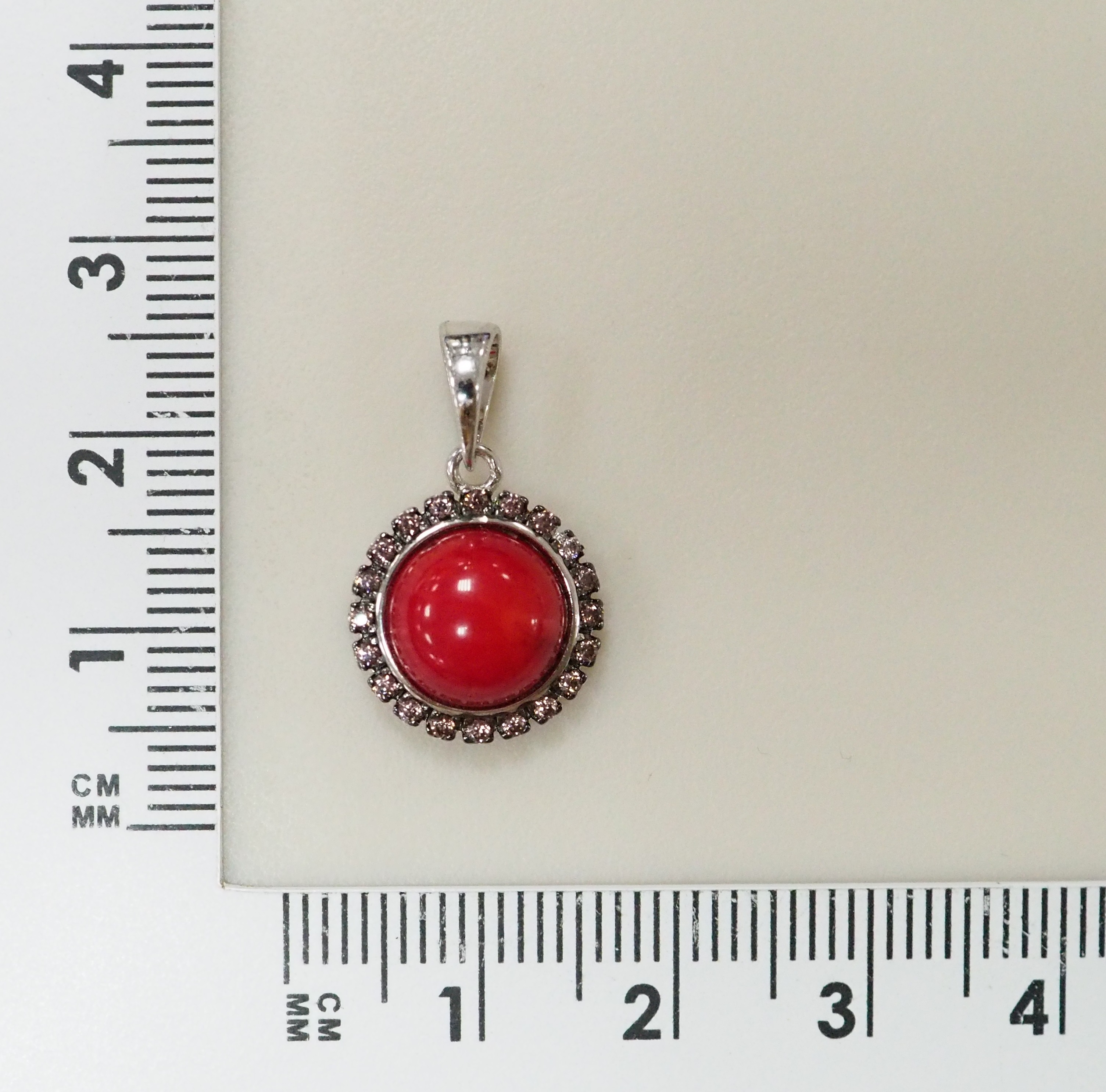 Серебряная подвеска с кораллом